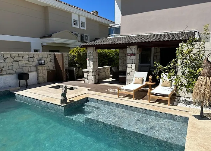 Detached House With Pool In Alacati *