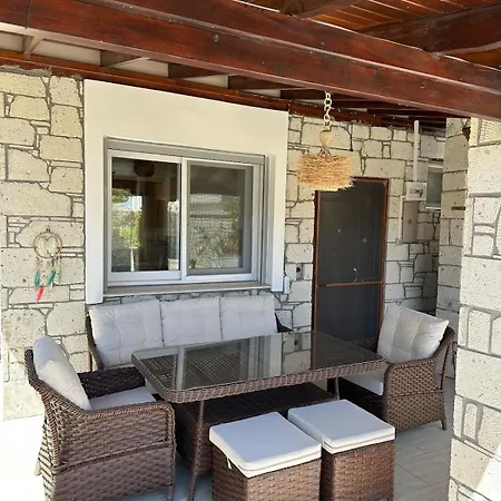 Villa Detached House With Pool In Alacati