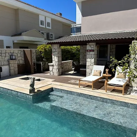 Detached House With Pool In Alacati 别墅