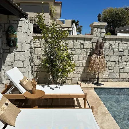 Detached House With Pool In Alacati Cesme
